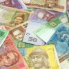 Украинцы массово обменивают гривну