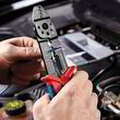 Клещи универсальные для опрессовки и зачистки KNIPEX 97 21 215 B (идеальные автоэлектрикам). Фото-4